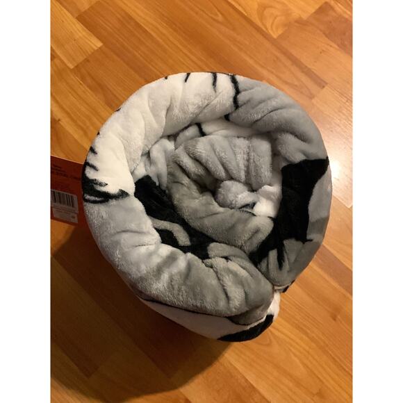 The Nightmare Before Christmas Jack Plush Throw - Picture 3 of 3